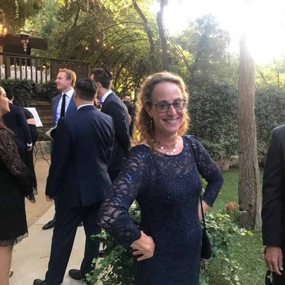 Meet your Posher, Laura - Picture 1 of 4